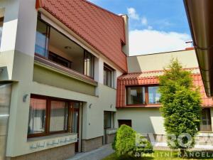 Prodej komerční nemovitosti, Uhlířské Janovice, Kolínská, 495 m2