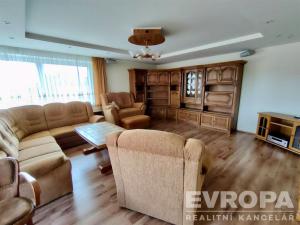 Prodej komerční nemovitosti, Uhlířské Janovice, Kolínská, 495 m2