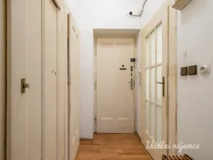 Pronájem bytu 1+kk, Praha - Libeň, Na Rokytce, 29 m2