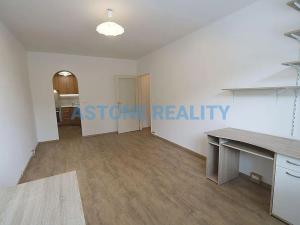 Pronájem bytu 2+kk, Praha - Kobylisy, Šimůnkova, 53 m2