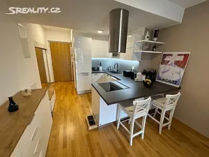 Pronájem bytu 2+kk, Praha - Karlín, Za Karlínským přístavem, 50 m2