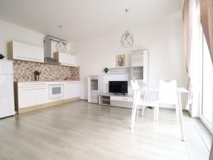 Pronájem bytu 1+kk, Praha - Stodůlky, Toufarova, 35 m2