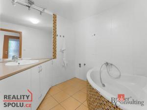 Pronájem bytu 3+kk, Hradec Králové - Třebeš, Ve Stromovce, 68 m2