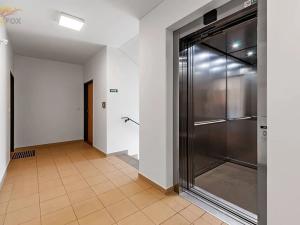 Pronájem bytu 3+kk, Praha - Modřany, K Vystrkovu, 93 m2