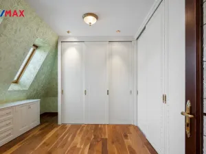 Prodej rodinného domu, Jenišov - Pod Rohem, K Rohu, 435 m2