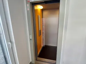 Pronájem atypického bytu, Brno, Kamechy, 120 m2