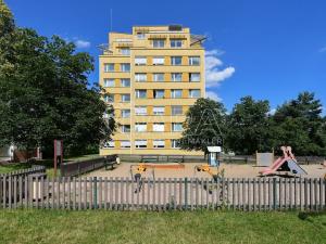 Prodej bytu 3+1, Praha - Kobylisy, Šimůnkova, 63 m2