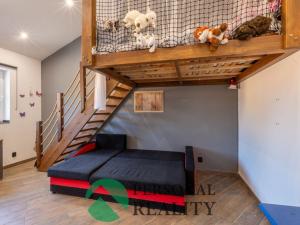Prodej rodinného domu, Nové Strašecí, B. Němcové, 200 m2