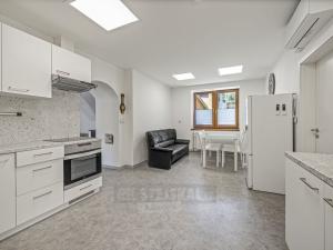 Pronájem bytu 3+1, Slavče, 100 m2