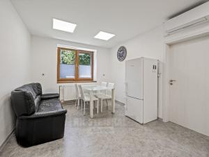 Pronájem bytu 3+1, Slavče, 100 m2