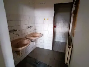 Pronájem obchodního prostoru, České Budějovice - České Budějovice 3, Jeremiášova, 102 m2