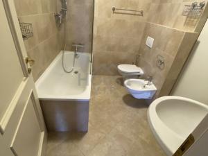 Pronájem bytu 2+kk, Praha - Holešovice, Ovenecká, 55 m2