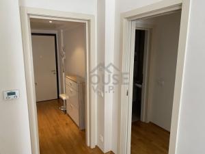 Pronájem bytu 2+kk, Praha - Holešovice, Ovenecká, 55 m2