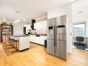 Pronájem bytu 4+kk, Praha, Za Karlínským přístavem, 150 m2