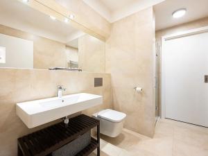 Pronájem bytu 4+kk, Praha, Za Karlínským přístavem, 150 m2