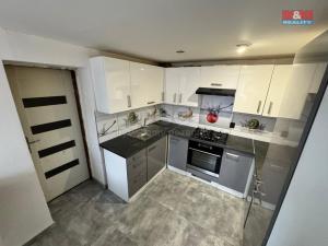 Prodej rodinného domu, Božice, 165 m2
