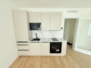 Pronájem bytu 1+kk, Praha - Stodůlky, Hábova, 56 m2