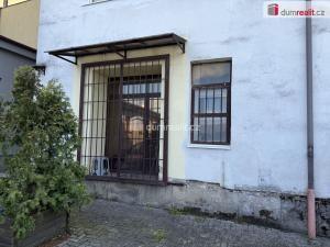 Pronájem obchodního prostoru, Frenštát pod Radhoštěm, nám. Míru, 150 m2