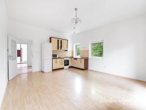 Pronájem bytu 2+kk, Praha - Prosek, Vysočanská, 56 m2