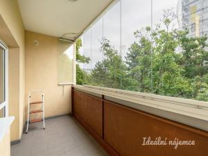 Pronájem bytu 2+kk, Praha - Prosek, Vysočanská, 56 m2