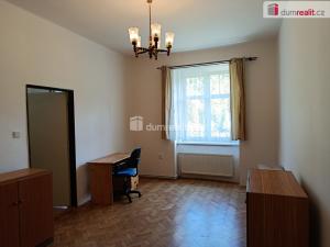 Pronájem bytu 3+1, Praha - Žižkov, Jeseniova, 70 m2