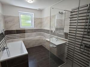 Prodej rodinného domu, Radim, 70 m2