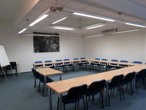 Pronájem obchodního prostoru, Plzeň, náměstí Republiky, 16 m2