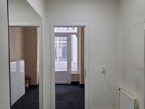 Pronájem obchodního prostoru, Plzeň, náměstí Republiky, 16 m2