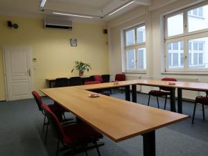 Pronájem obchodního prostoru, Plzeň, náměstí Republiky, 16 m2