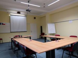 Pronájem obchodního prostoru, Plzeň, náměstí Republiky, 16 m2