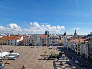 Pronájem obchodního prostoru, Plzeň, náměstí Republiky, 16 m2