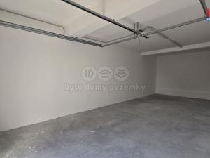 Pronájem garáže, Újezdec, 39 m2