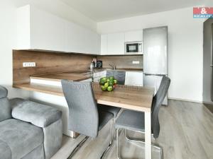 Prodej bytu 2+kk, Praha - Dolní Měcholupy, Františka Jansy, 53 m2
