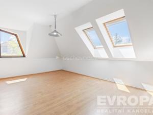 Prodej rodinného domu, Sulice - Hlubočinka, U Lesa, 272 m2