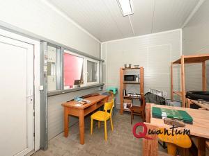 Pronájem skladu, Praha - Smíchov, Radlická, 384 m2