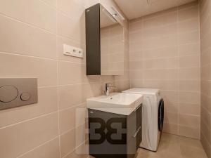 Pronájem bytu 1+kk, Praha - Vysočany, Střídavá, 36 m2