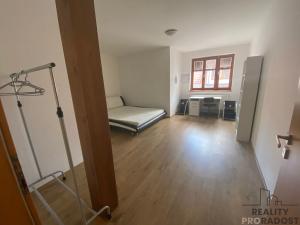 Pronájem bytu 2+1, Olomouc, Ostružnická, 80 m2