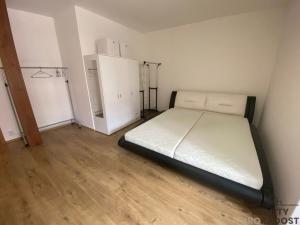 Pronájem bytu 2+1, Olomouc, Ostružnická, 80 m2
