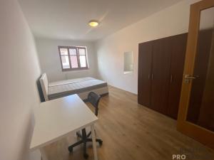 Pronájem bytu 2+1, Olomouc, Ostružnická, 80 m2