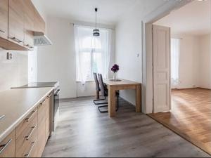 Pronájem bytu 3+kk, Praha - Vršovice, Žitomírská, 83 m2