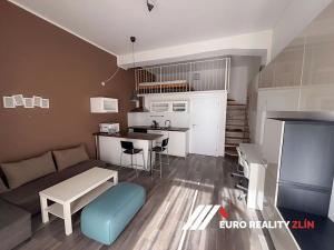 Pronájem bytu 1+kk, Zlín, Zahradní, 40 m2