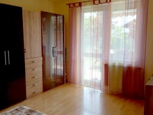 Pronájem bytu 4+kk, Praha - Běchovice, Českobrodská, 85 m2