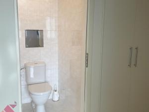 Pronájem bytu 4+kk, Praha - Běchovice, Českobrodská, 85 m2