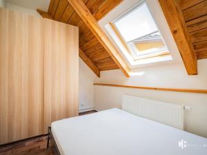Pronájem bytu 2+1, Květnice, Na Ladech, 45 m2