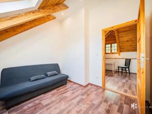 Pronájem bytu 2+1, Květnice, Na Ladech, 45 m2