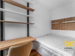 Pronájem bytu 1+kk, Praha - Vinohrady, Perucká, 27 m2