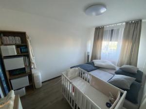 Pronájem bytu 2+kk, Praha - Háje, Plickova, 42 m2