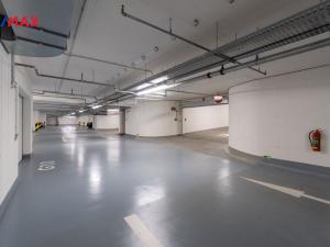 Pronájem garážového stání, Praha - Hloubětín, Domalípova, 15 m2