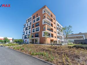 Pronájem garážového stání, Praha - Hloubětín, Domalípova, 15 m2