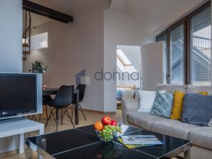 Pronájem bytu 6+kk a větší, Praha, Strojnická, 160 m2